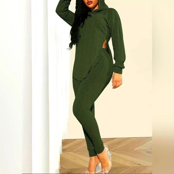 Ladies knitted two-piece set sz Large - Picture 1 of 5